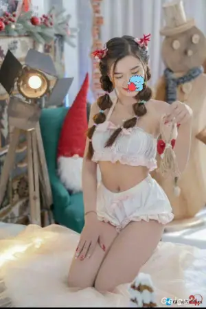 Tiểu Miu - em hàng tình cảm chiều hết nấc
