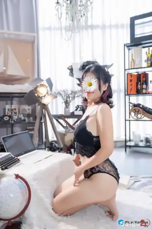 BÍCH NGỌC- EM HÀNG CHUYÊN CƠ CỰC DÂM CHIỂU HẾT MÌNH