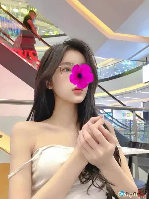 HOT GIRL LY LY BABY_ CHÂN DÀI 1M7_MẶT XINH NHƯ THIÊN THẦN CHUẨN DÁNG SIÊU MẪU
