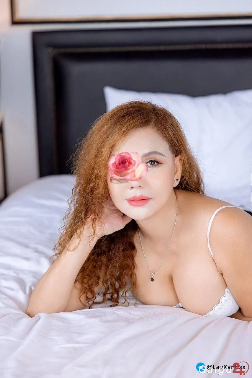 THUỲ CHI - THẦN DÂM VÚ TO FULL SERVICE