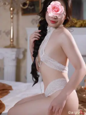 Vy vy Bướm xinh dáng đẹp, vú tươi ngon
