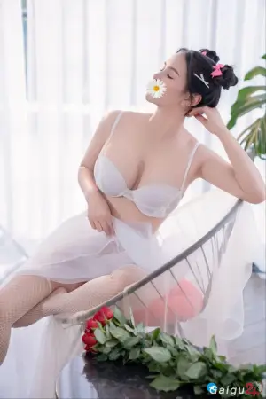 Thảo My_ Gái xinh chiều khách, kỹ năng cực tốt