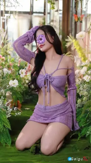 Tiểu Phụng - Chân Dài Hàng Tuyển, Body Nóng Bỏng