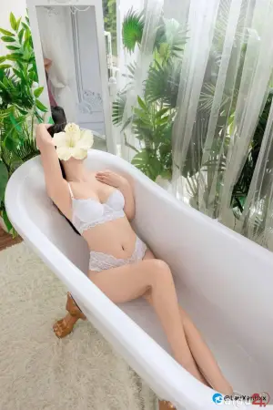 Minh Châu - Gái xinh, da trắng, làm tình hết mình
