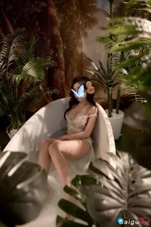 Hot ⭐ Emy Xinh Đẹp Phong Cách Phục Vụ Chuẩn Tình Nhân