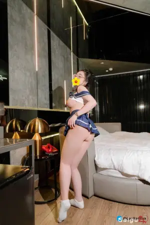 Siêu Phẩm Hải Lan - HOT GIRL Lần Đầu Làm Web, Dẫn Đầu Phân Khúc