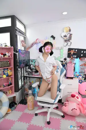 thiên an- cô bé sinh viên gợi cảm dâm đãng