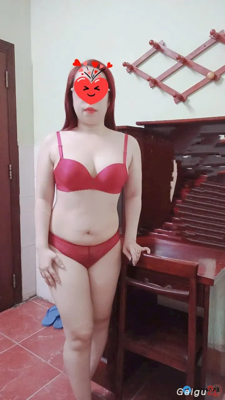 Ngọc nhi -chát sex -loạn luân-rên-khâu dâm-chiều khách