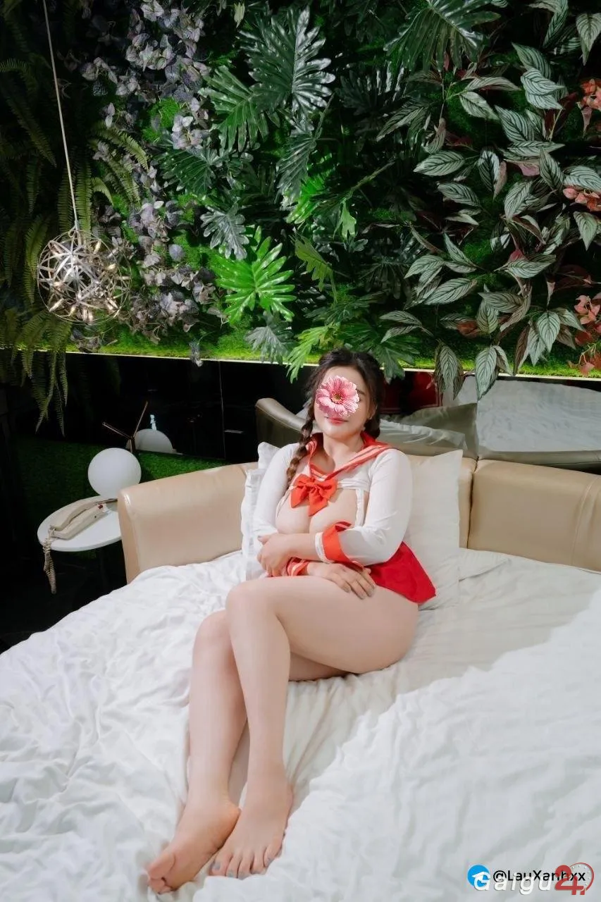 YẾN THƯ VÚ TO VÔ ĐỐI, EM CHIỀU KHÁCH, NGOAN HIỀN