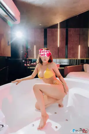 MI MI - EM GÁI NHÍ NHẢNH HỒN NHIÊN HAY CƯỜI RẤT DUYÊN